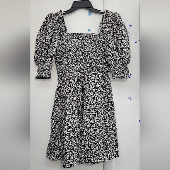 1. State Smocked Mini Puff Sleeve Fit & Flare Dress Floral Size Small - Picture 3 of 4
